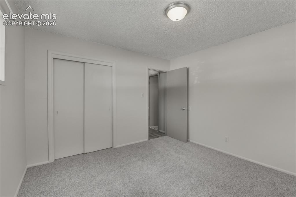 Image 18 of 29: Bedroom