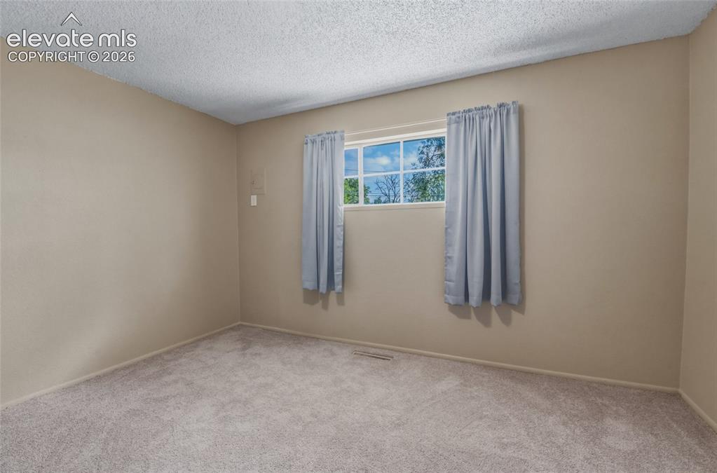 Image 20 of 29: Bedroom