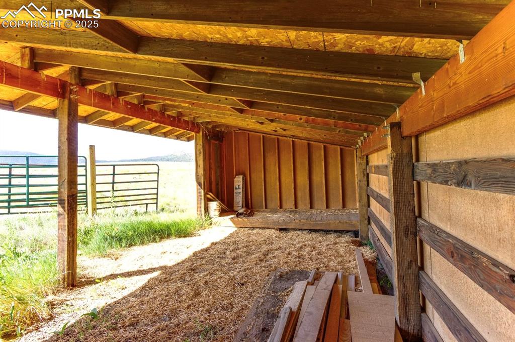 Image 33 of 33: Stable