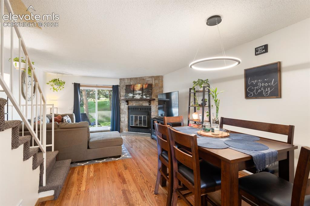 Image 7 of 32: Dining Area