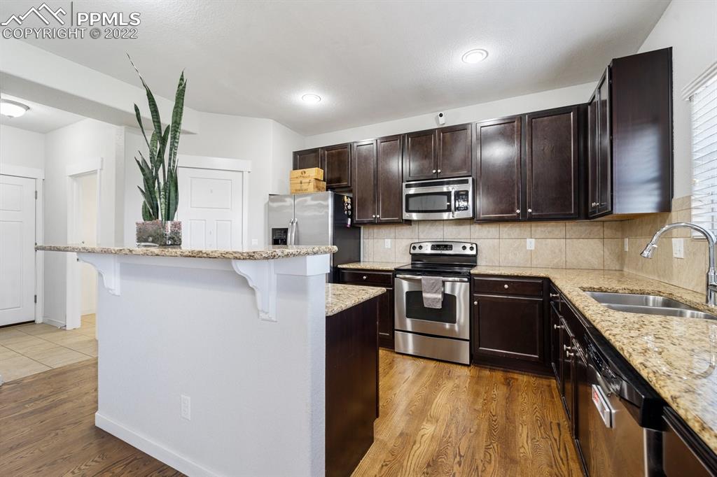 Listing 1382755, Image 12 of 31