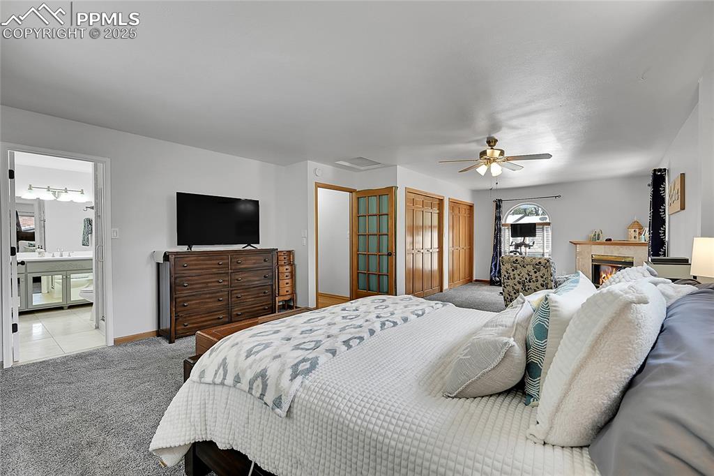 Image 17 of 45: Bedroom