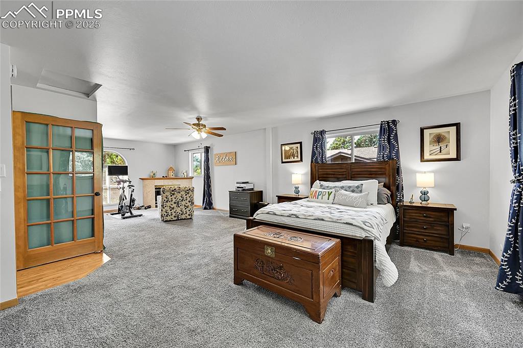 Image 18 of 45: Bedroom