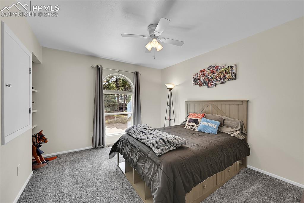 Image 21 of 45: Bedroom