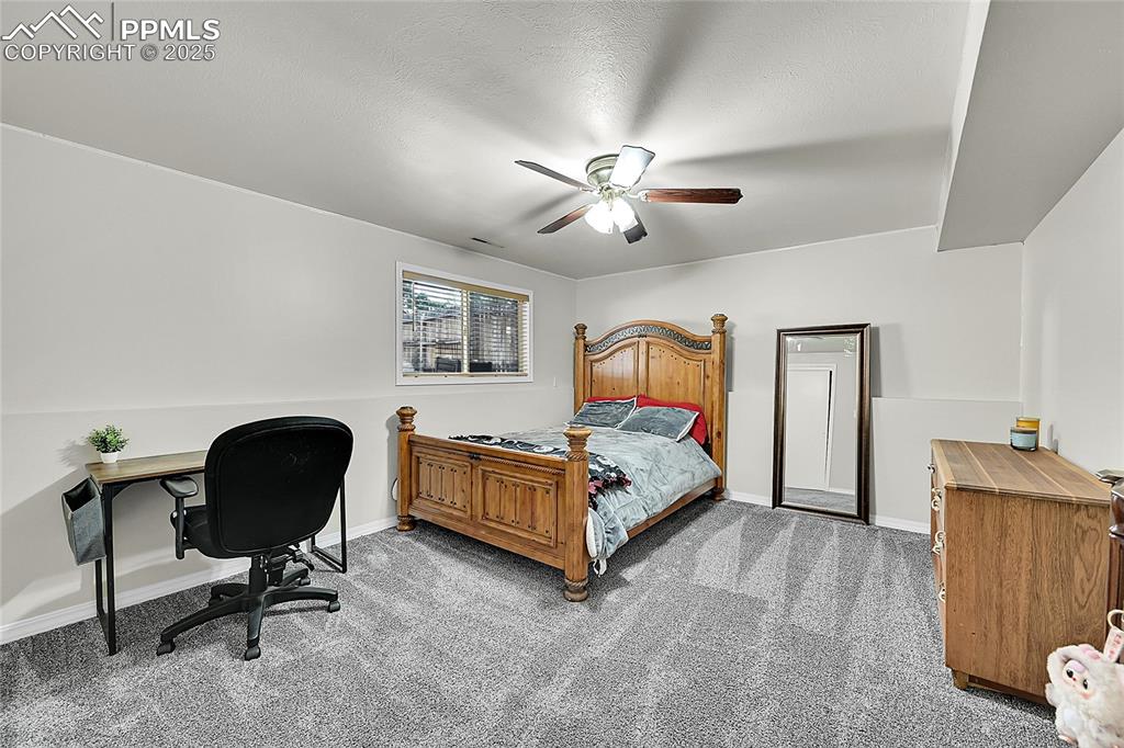 Image 27 of 45: Bedroom