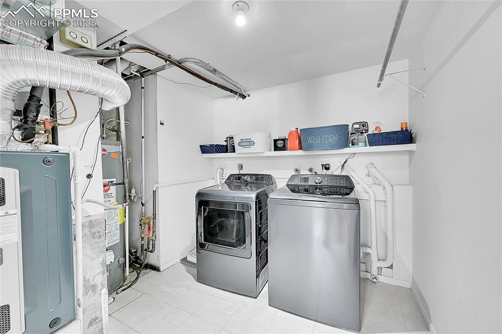 Image 29 of 45: Laundry