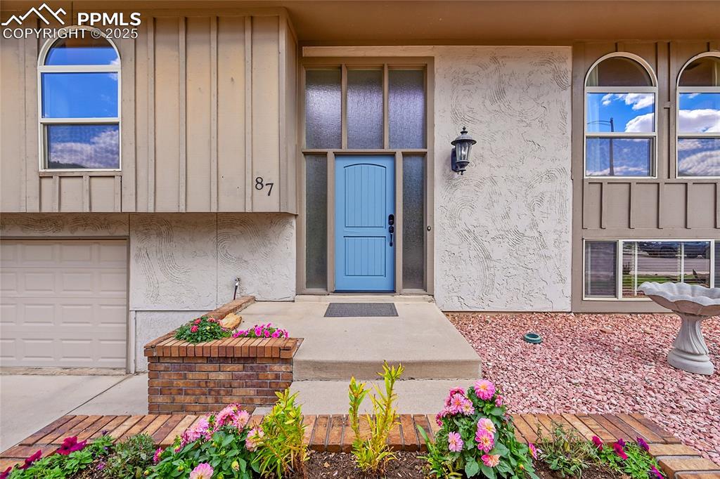 Image 6 of 45: Entry