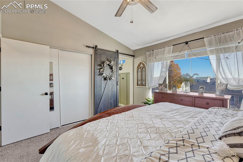 Image 23 of 35: Bedroom