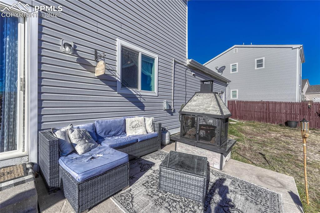 Image 28 of 35: Patio