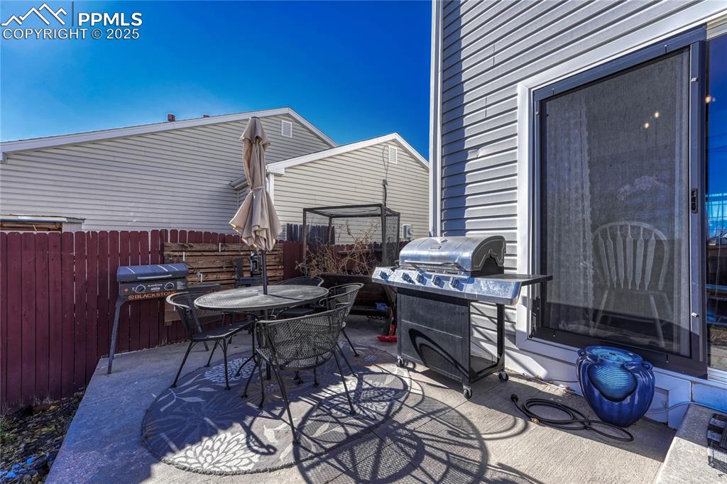 Image 29 of 35: Patio