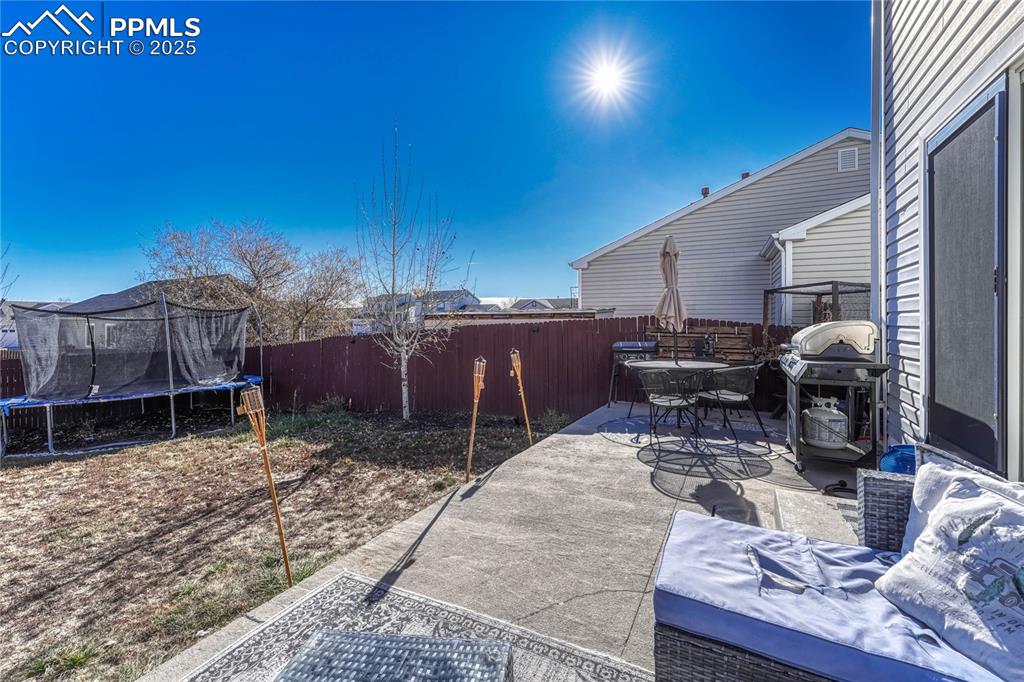 Image 30 of 35: Patio