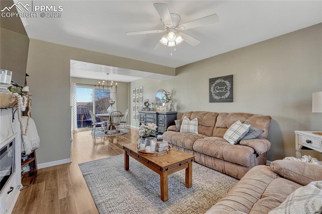 Image 5 of 35: Living Room