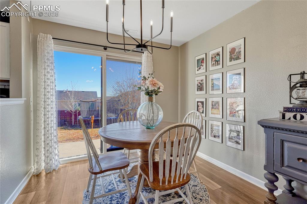 Image 9 of 35: Dining Area