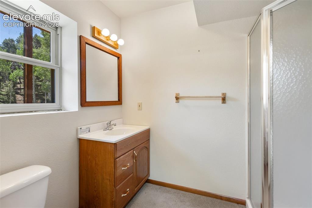 Image 49 of 50: Bathroom