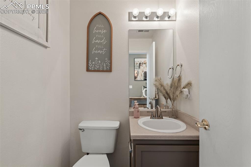 Image 14 of 28: Bathroom