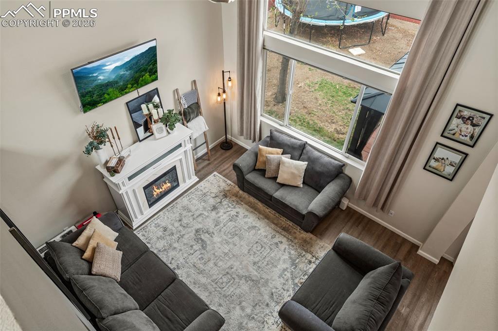 Image 15 of 28: Living Room