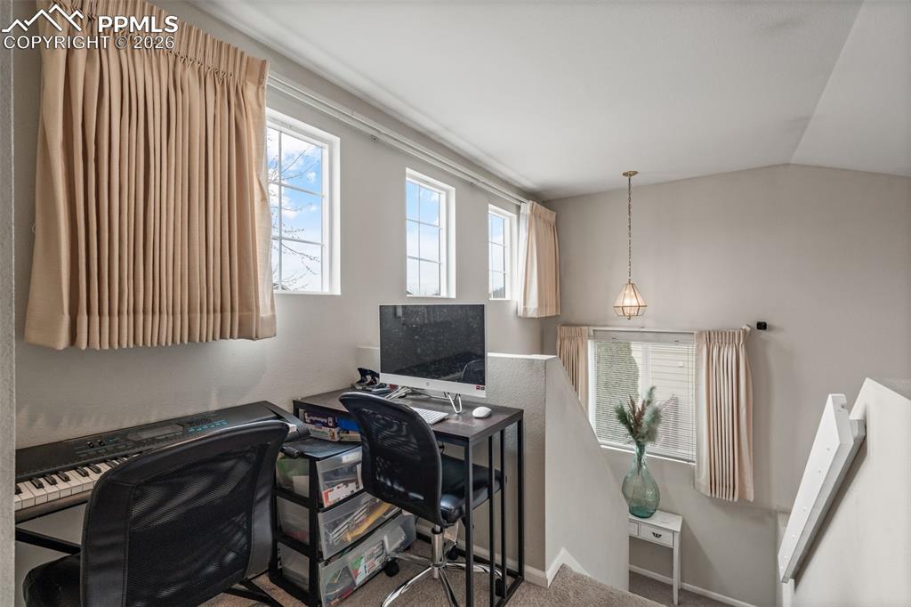 Image 16 of 28: Office