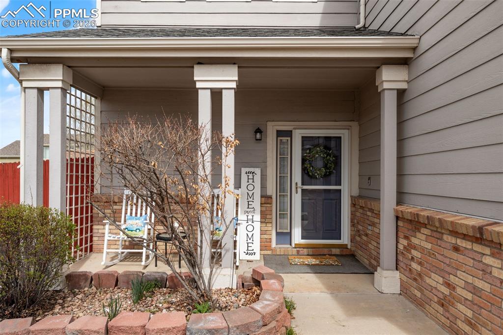 Image 3 of 28: Entry