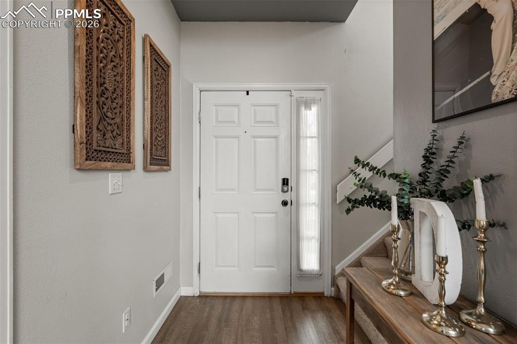 Image 5 of 28: Entry