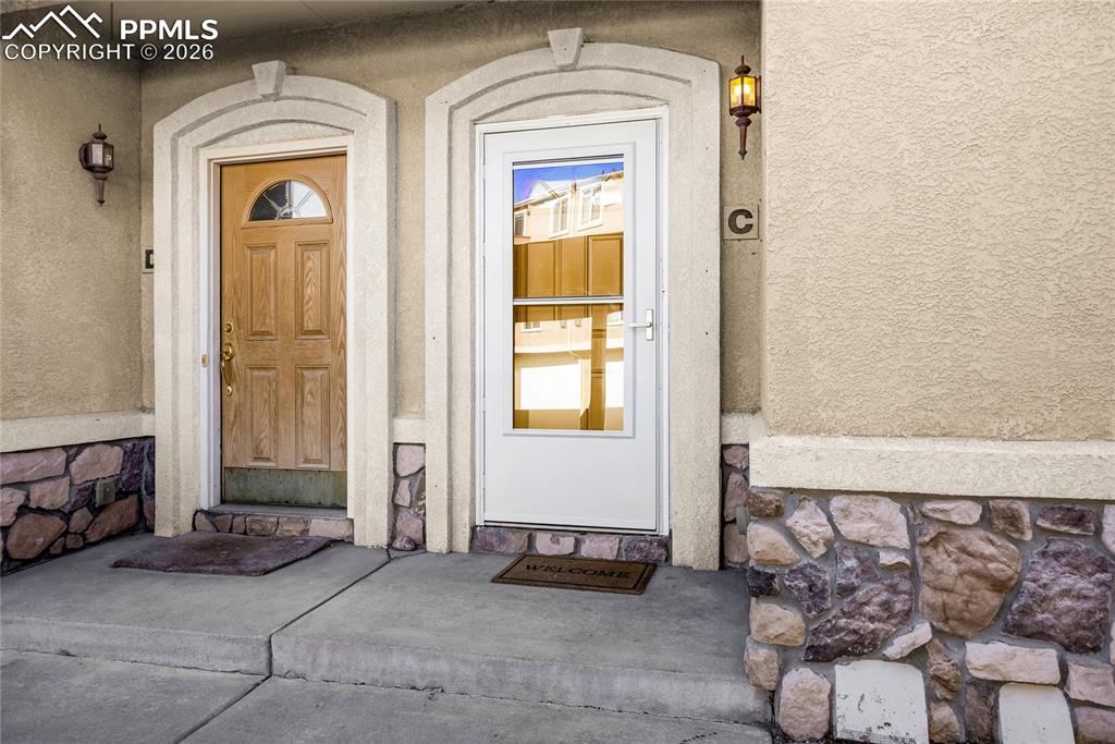 Image 2 of 34: Entry