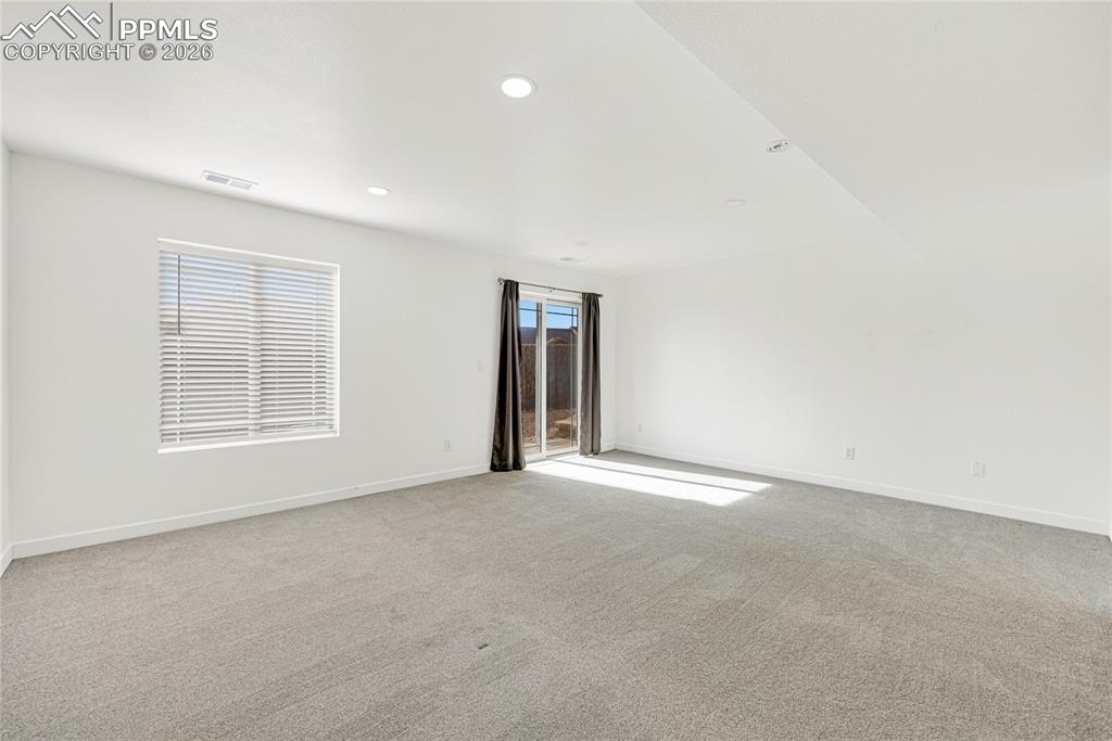 Image 25 of 34: Bedroom