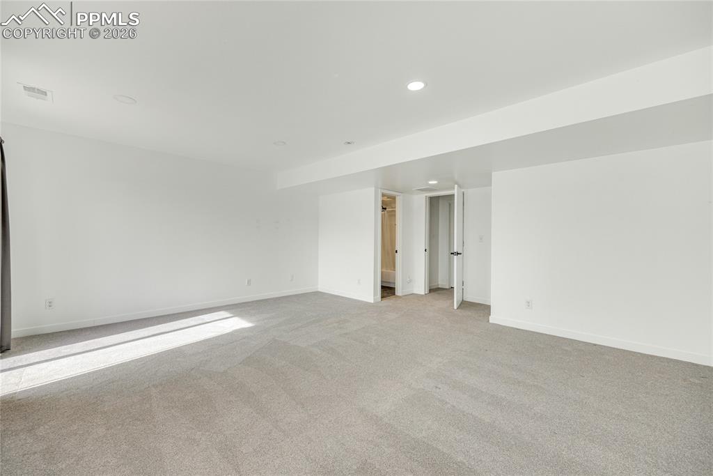 Image 27 of 34: Bedroom