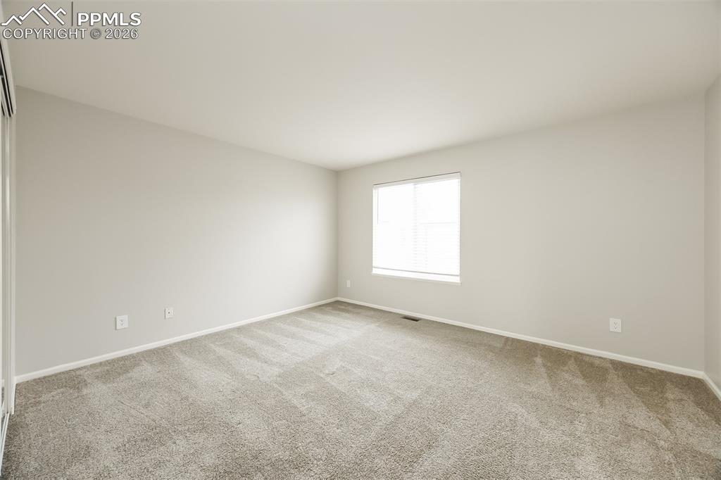 Image 10 of 23: Bedroom