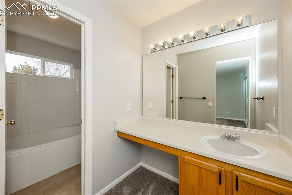 Image 12 of 23: Bathroom