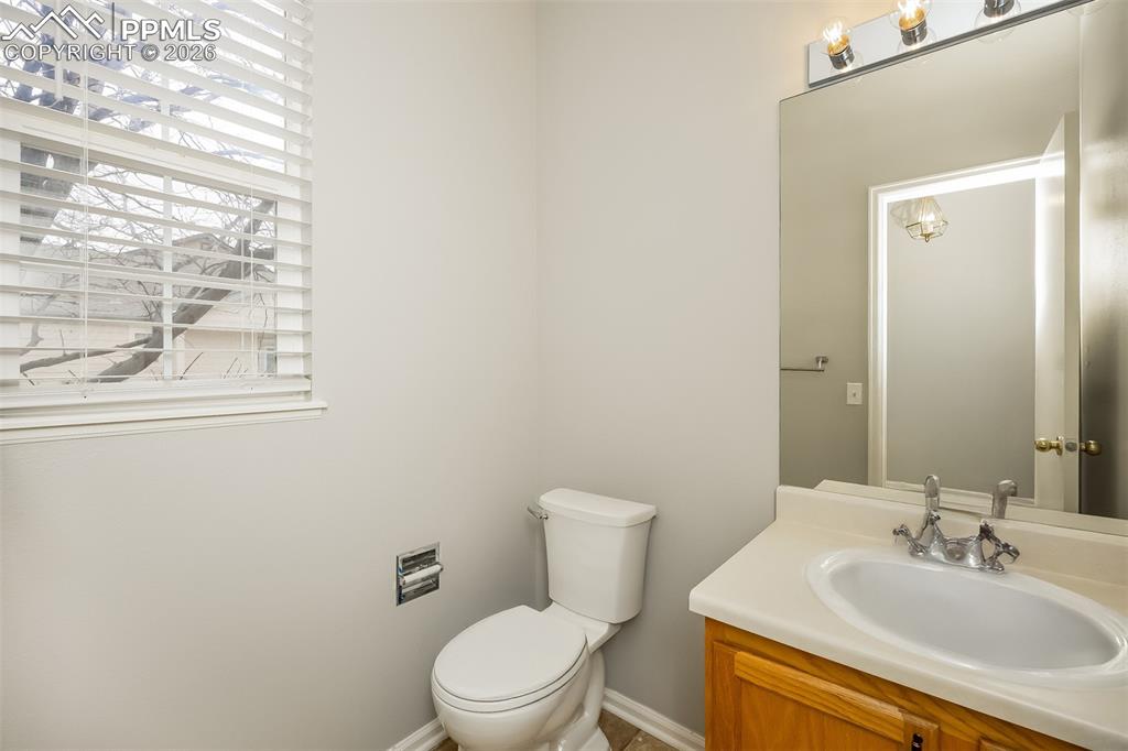 Image 18 of 23: Bathroom