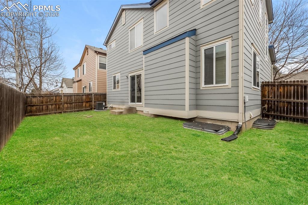 Image 20 of 23: Back of Structure