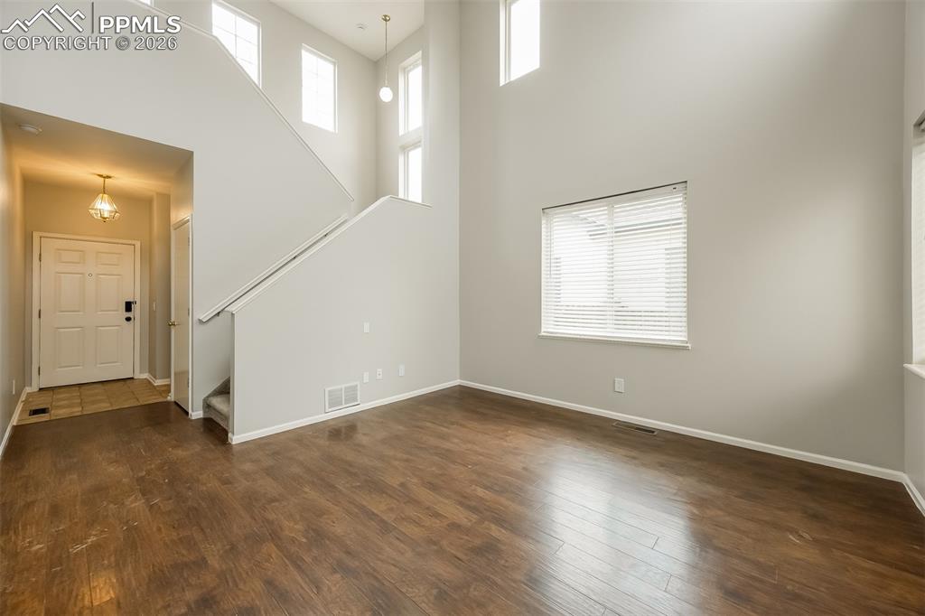 Image 3 of 23: Living Room