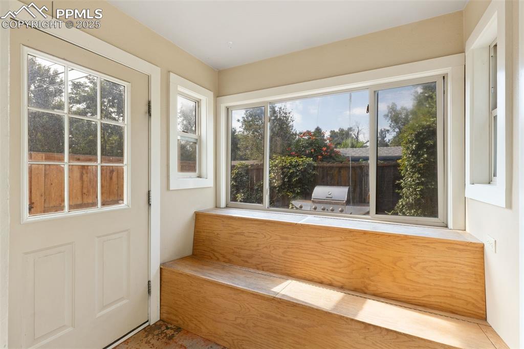 Image 19 of 34: Sun Room