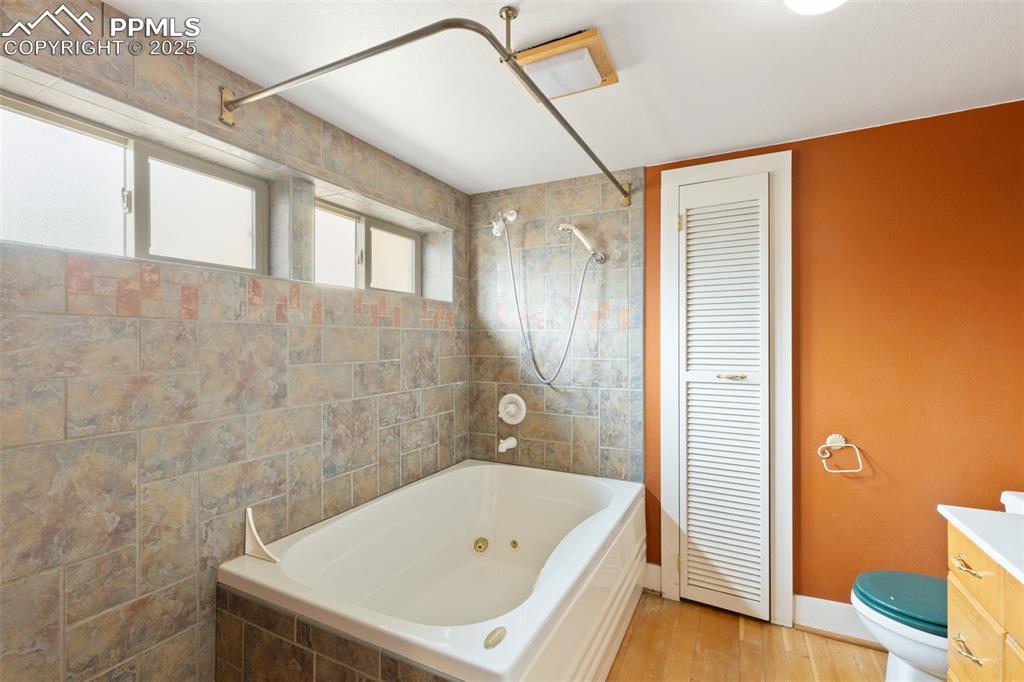 Image 22 of 34: Master Bathroom