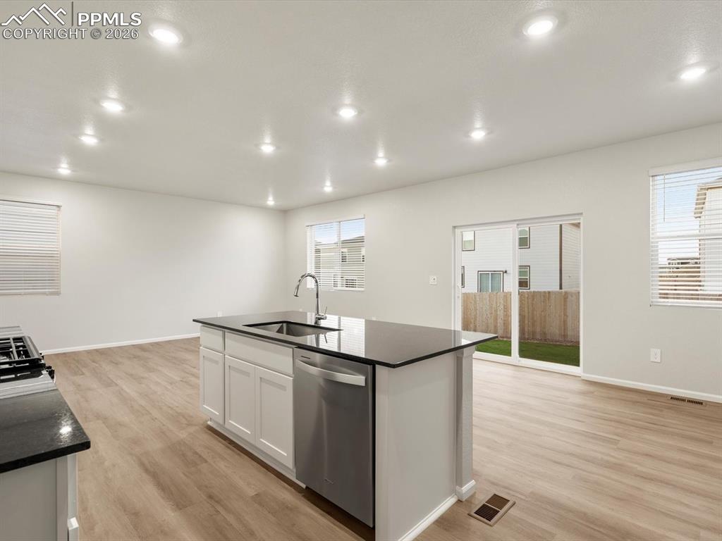 Image 6 of 22: Kitchen