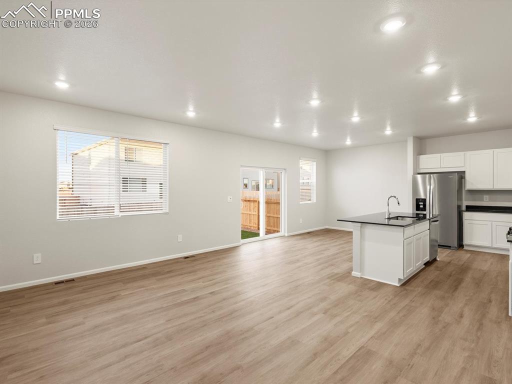 Image 7 of 22: Kitchen