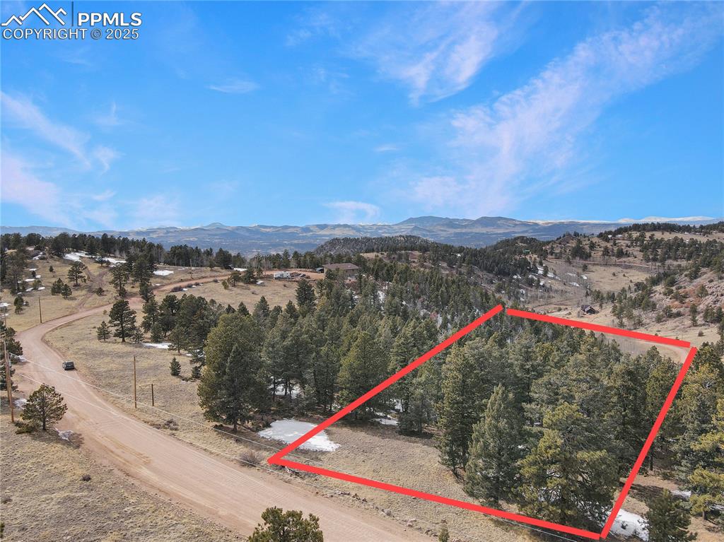 Image 2 of 14: Property lines are approximate and not a survey