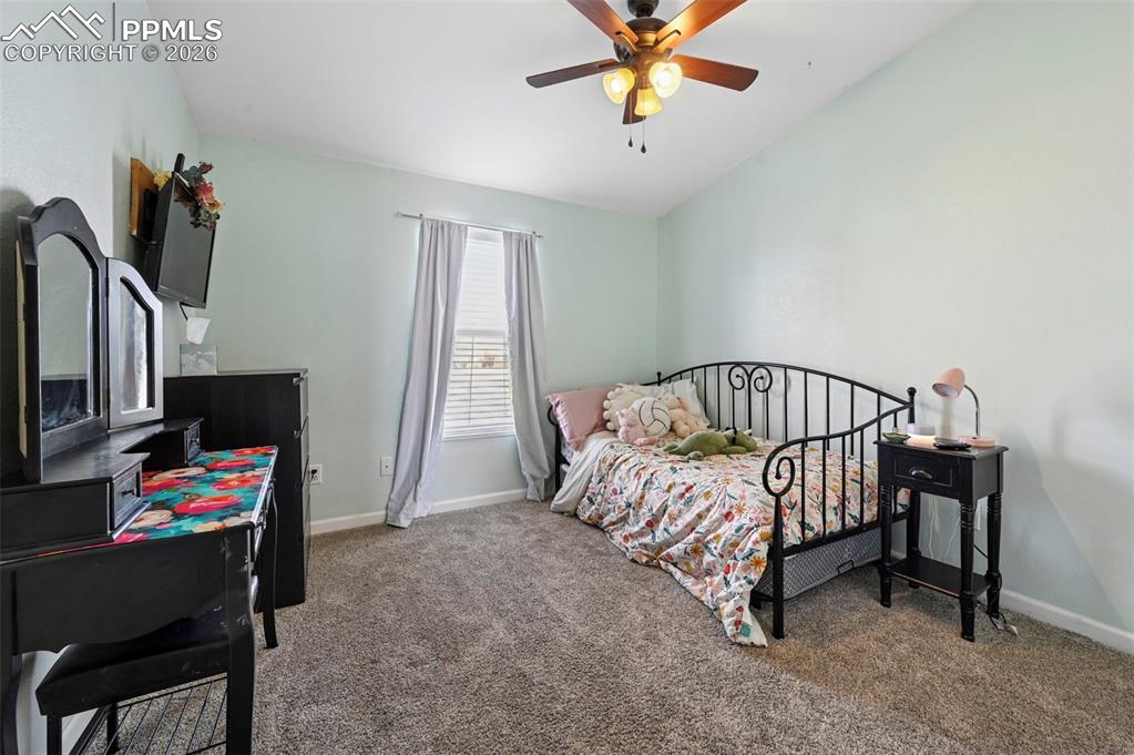 Image 11 of 40: Bedroom