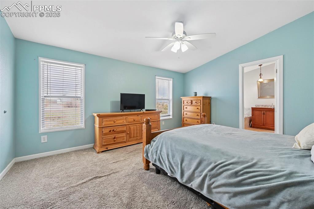 Image 13 of 40: Bedroom