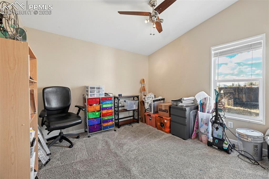 Image 26 of 40: Office