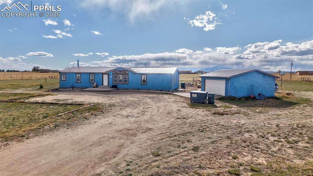 Image 34 of 40: Front of Structure