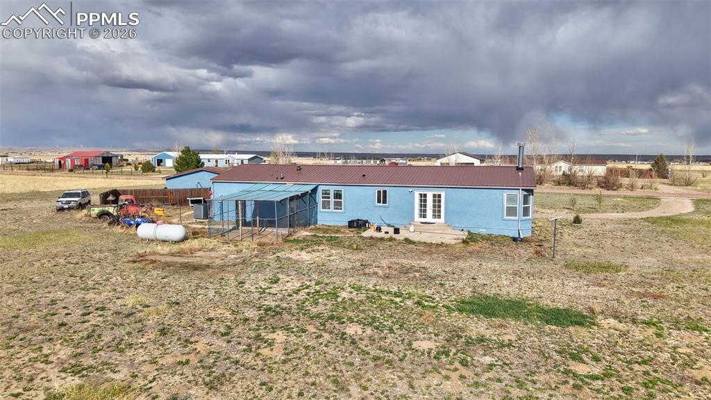 Image 40 of 40: Back of Structure