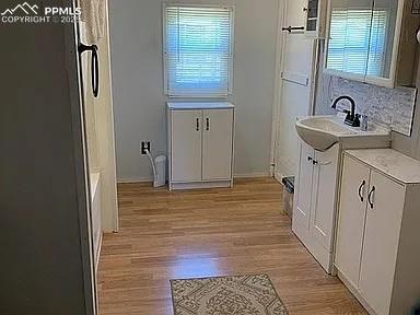 Image 13 of 29: Bathroom