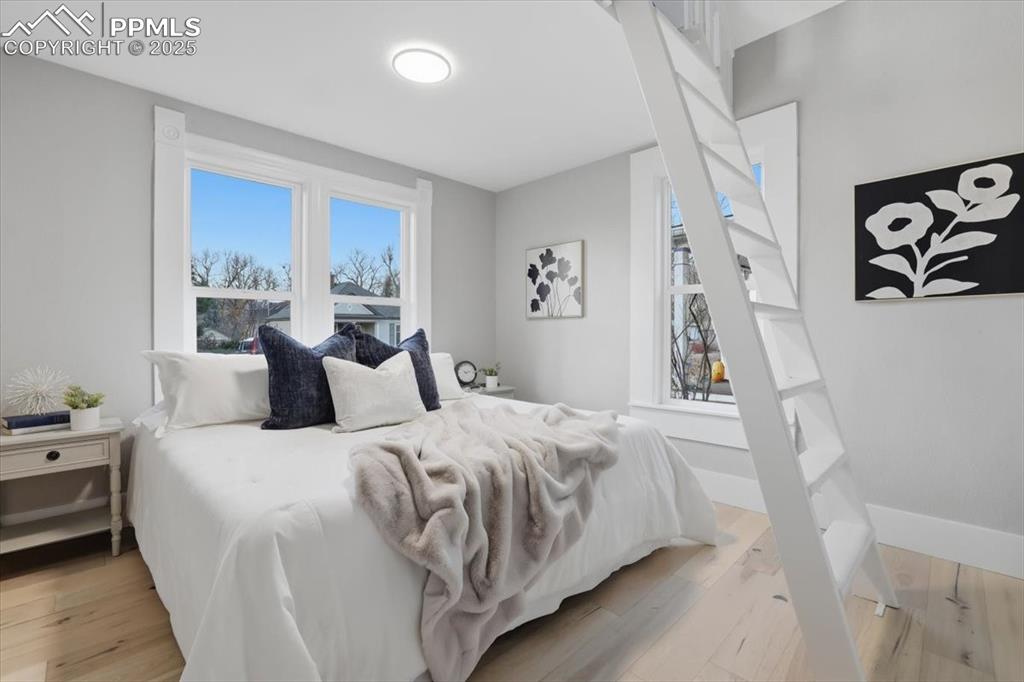 Image 13 of 40: Bedroom