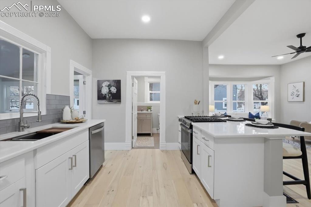 Image 17 of 40: Kitchen