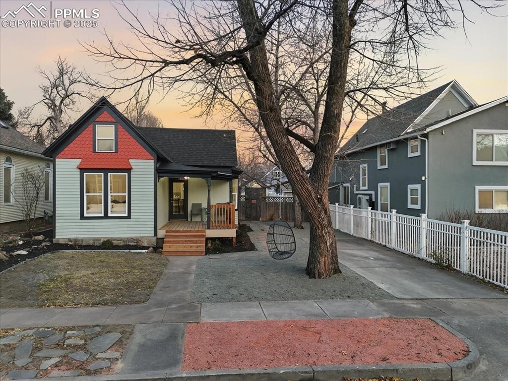 Image 24 of 40: Back of Structure