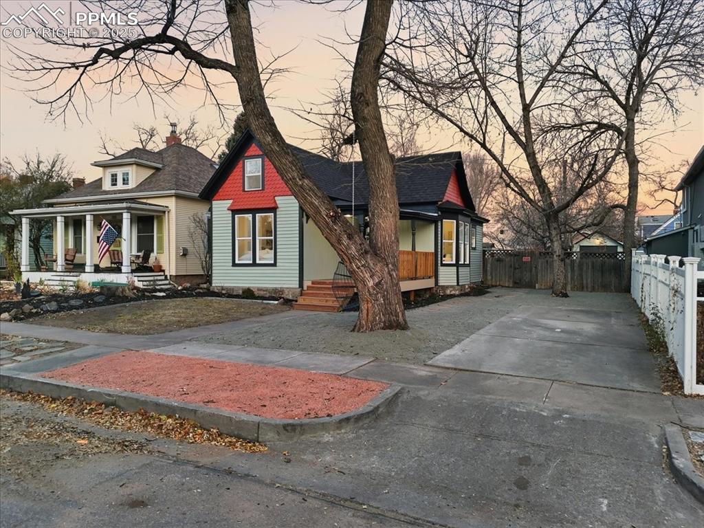 Image 25 of 40: Front of Structure