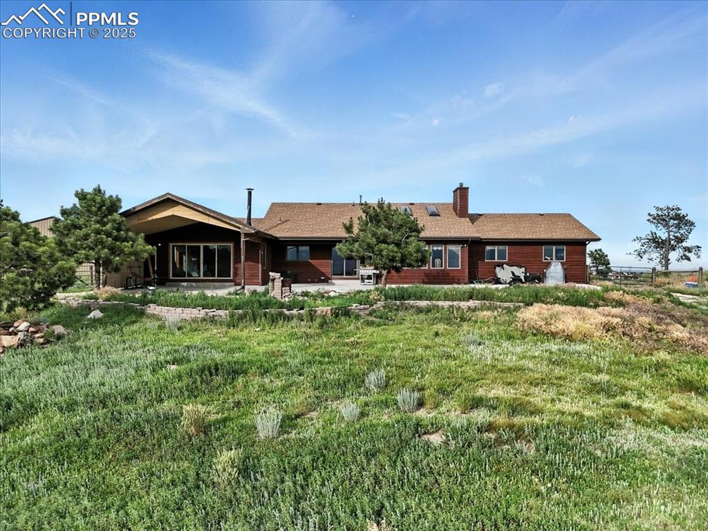 Image 24 of 29: Back of property 