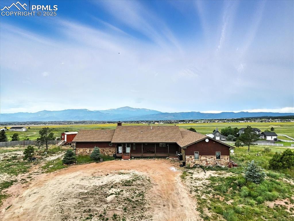 Image 26 of 29: View of front 