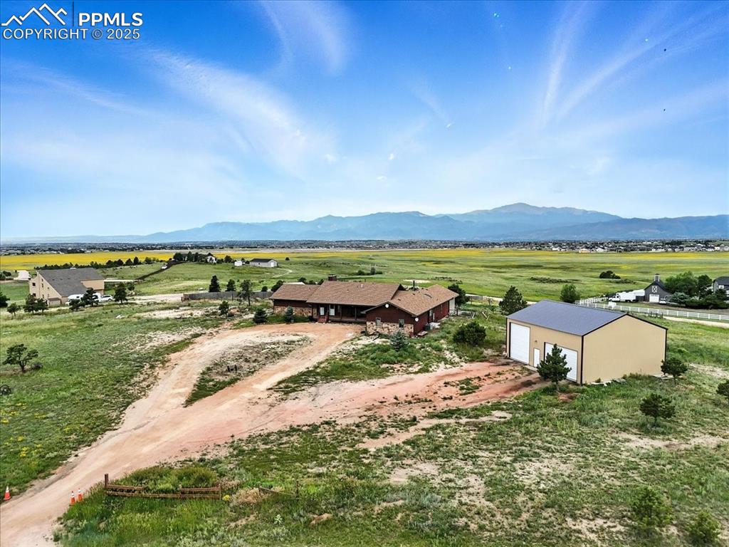 Image 28 of 29: Mountain view 