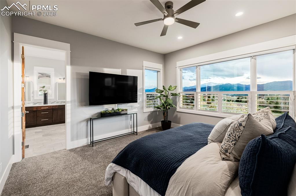 Image 20 of 50: Bedroom